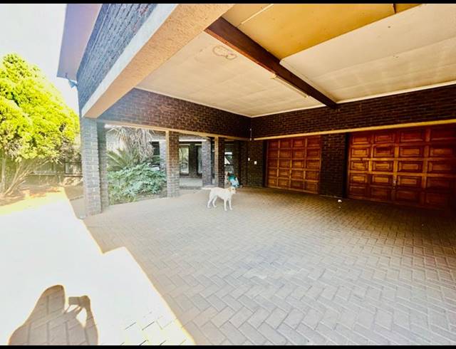 4 BEDROOM HOUSE FOR SALE IN FLORA GARDENS